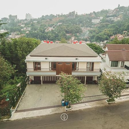 Anindya Hill View Villa 7 Bedrooms With A Private Swimming Pool Bandung Exterior photo
