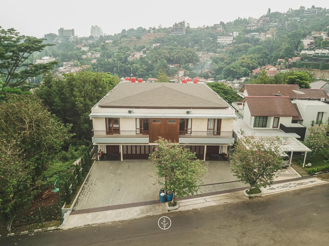 Anindya Hill View Villa 7 Bedrooms With A Private Swimming Pool Bandung Exterior photo