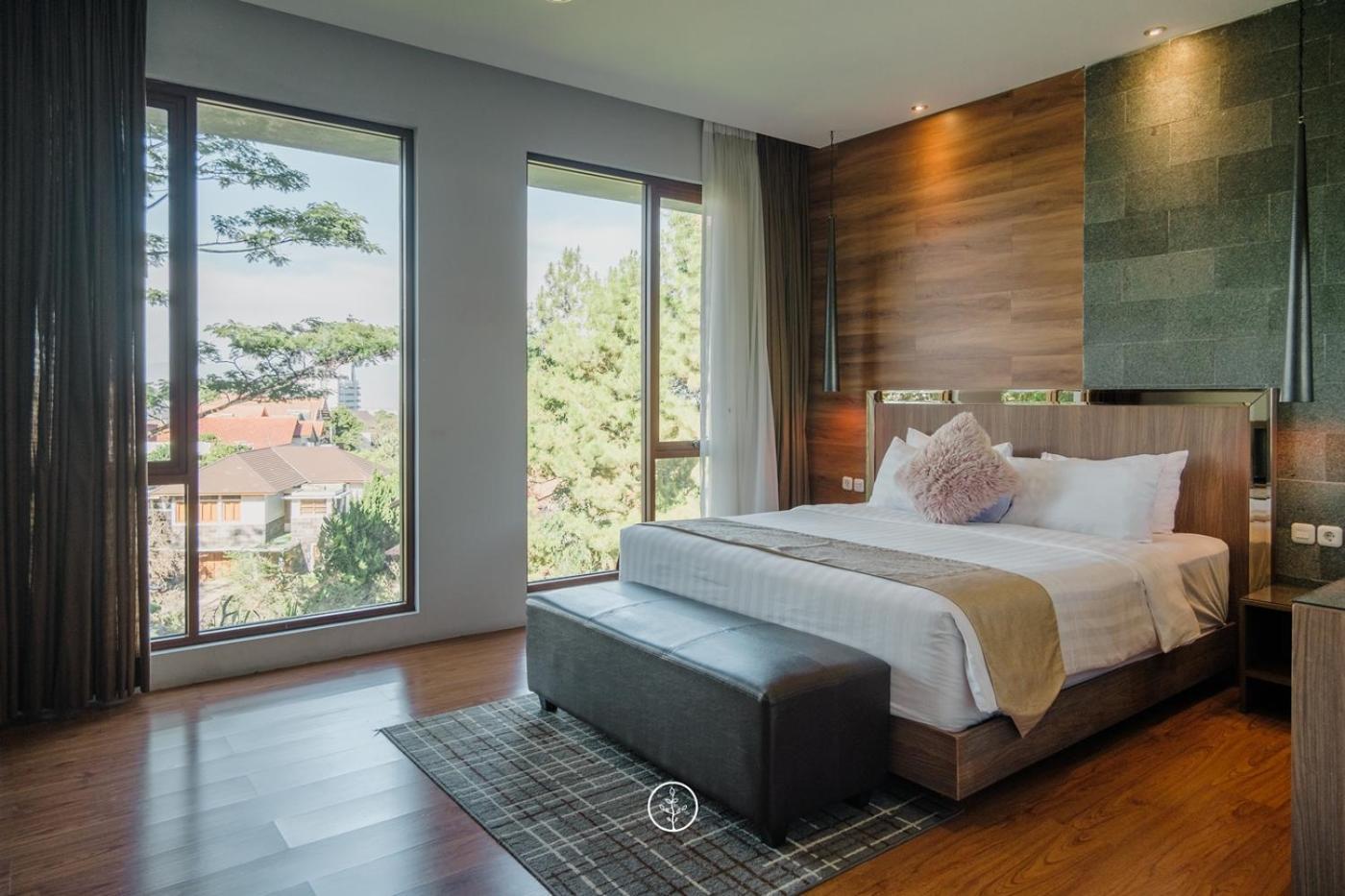 Anindya Hill View Villa 7 Bedrooms With A Private Swimming Pool Bandung Exterior photo