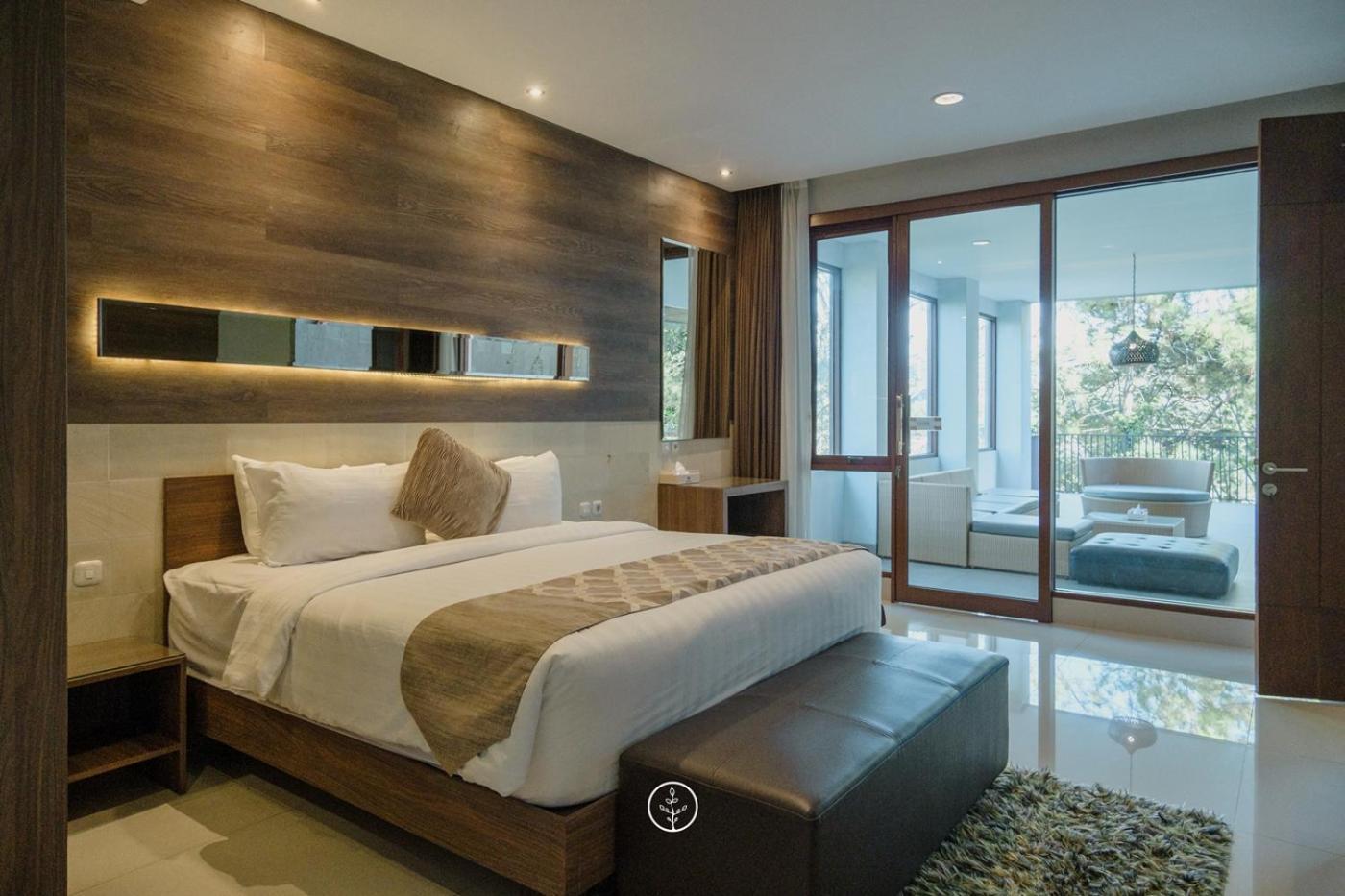 Anindya Hill View Villa 7 Bedrooms With A Private Swimming Pool Bandung Exterior photo