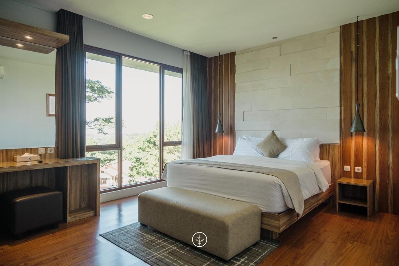 Anindya Hill View Villa 7 Bedrooms With A Private Swimming Pool Bandung Exterior photo